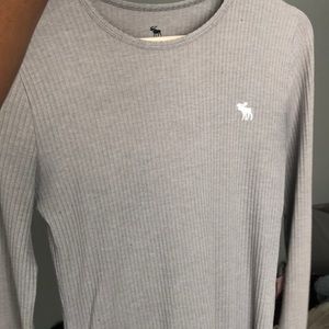 long sleeve gray t shirt